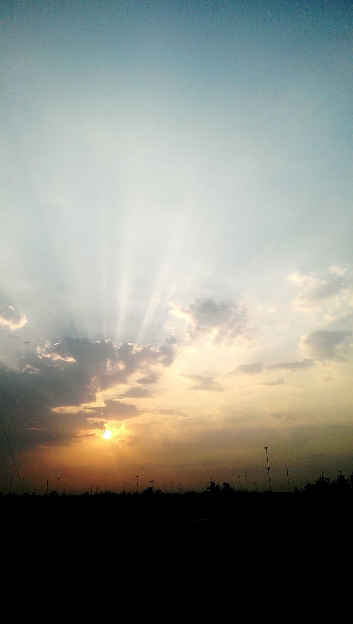 sunset, silhouette, scenics, tranquil scene, beauty in nature, landscape, tranquility, sky, sun, nature, idyllic, orange color, copy space, field, dark, horizon over land, cloud - sky, sunlight, outdoors, cloud