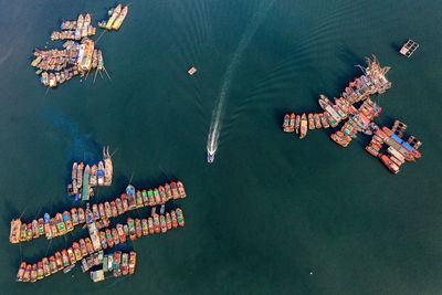 Boats on bai tu long bay