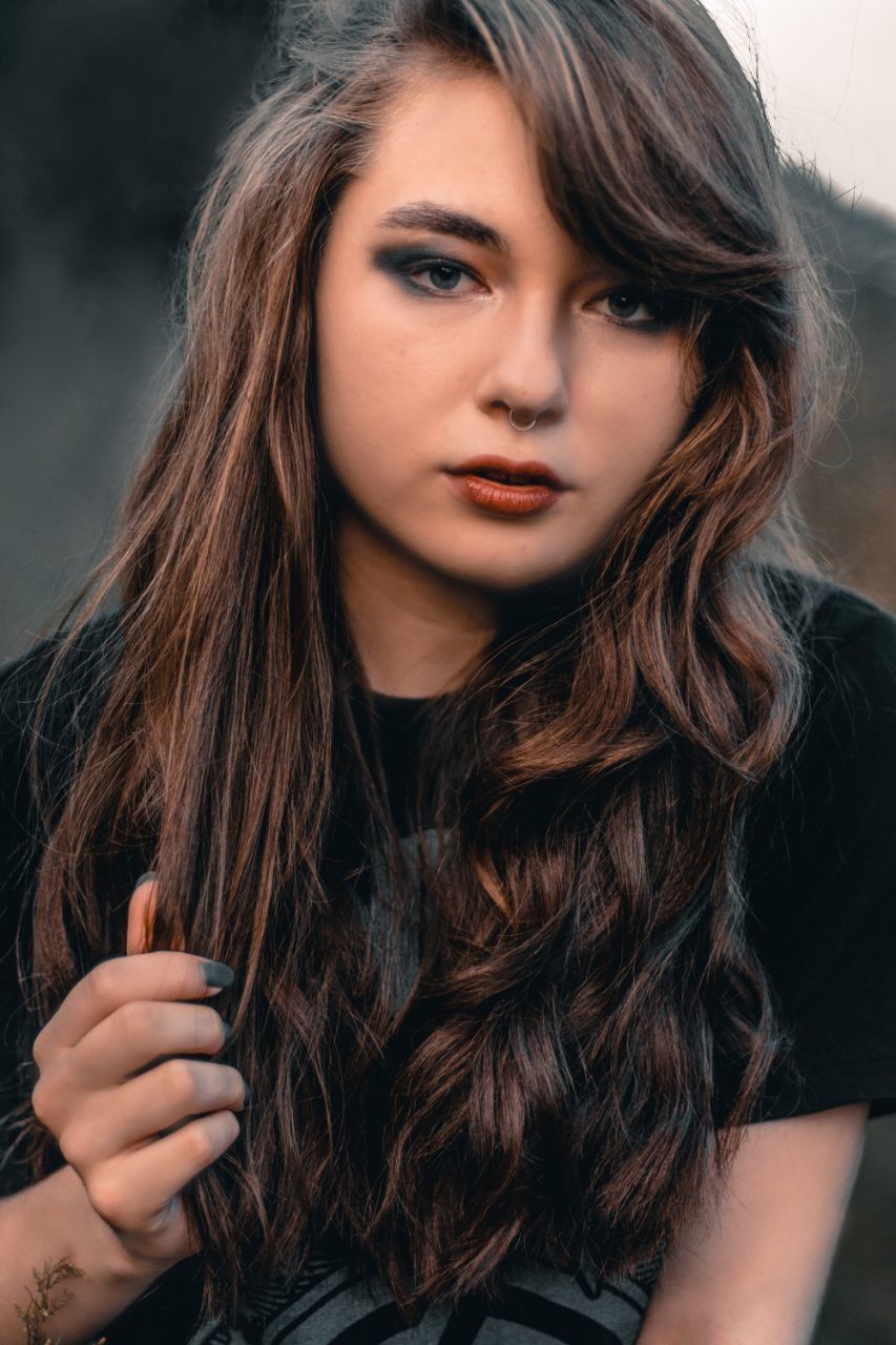 hair, long hair, portrait, hairstyle, one person, young adult, looking at camera, beauty, front view, young women, beautiful woman, adult, brown hair, real people, lifestyles, headshot, women, fashion, close-up, contemplation, teenager, human face