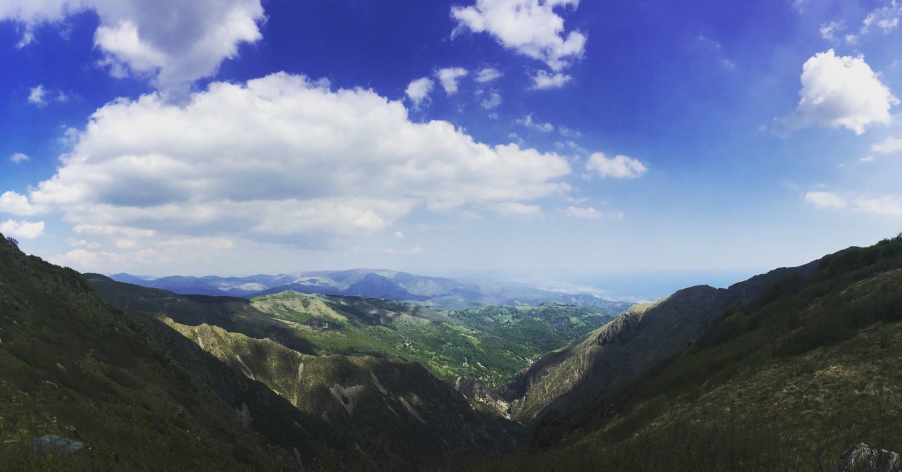 mountain, nature, sky, scenics, landscape, beauty in nature, tranquil scene, tranquility, mountain range, cloud - sky, day, no people, outdoors