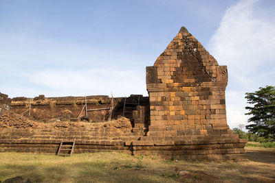 Old ruins of temple against sky