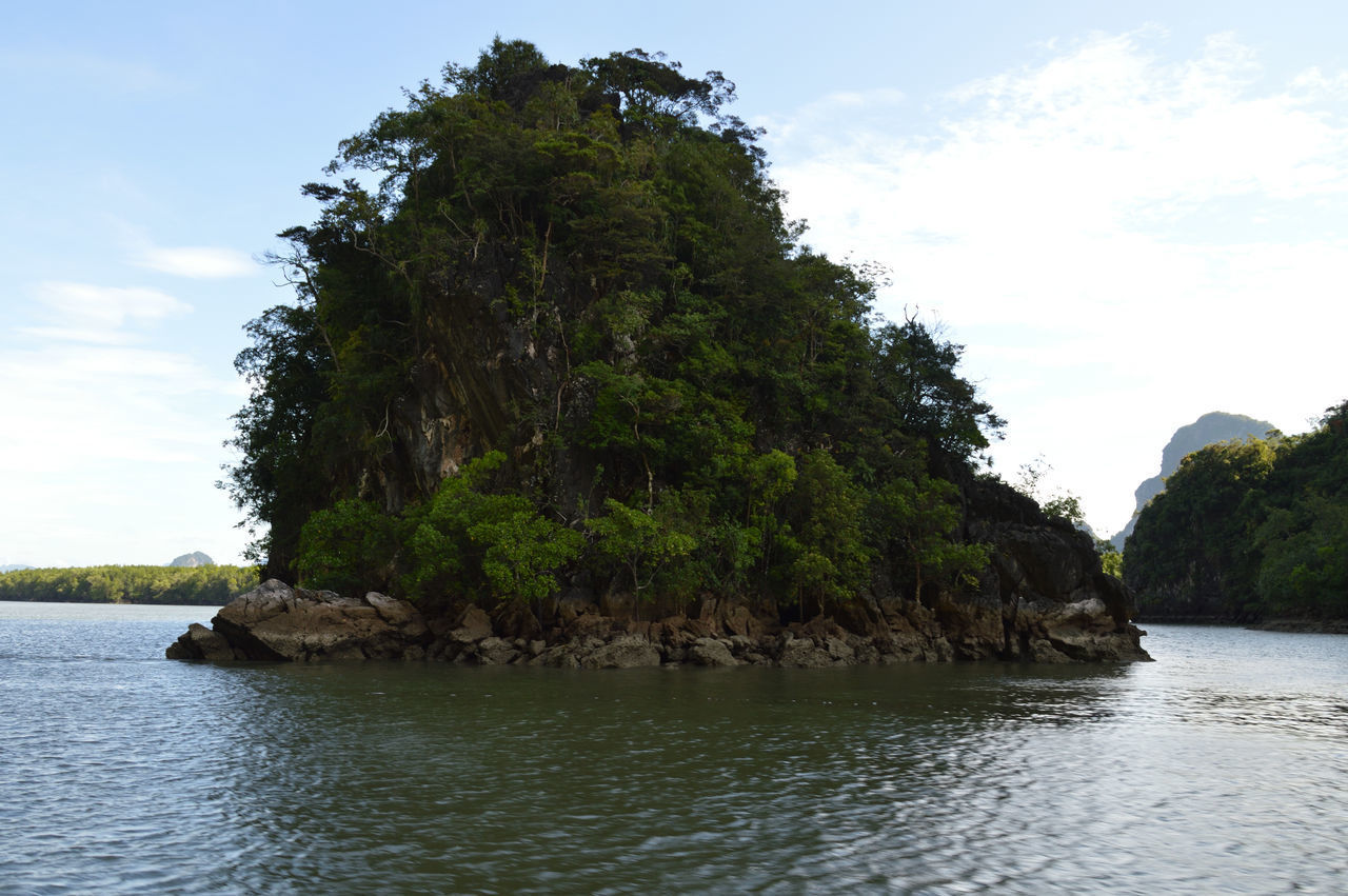 SCENIC VIEW OF ROCK FORMATION AGAINST SKY