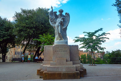 Statue of historical building