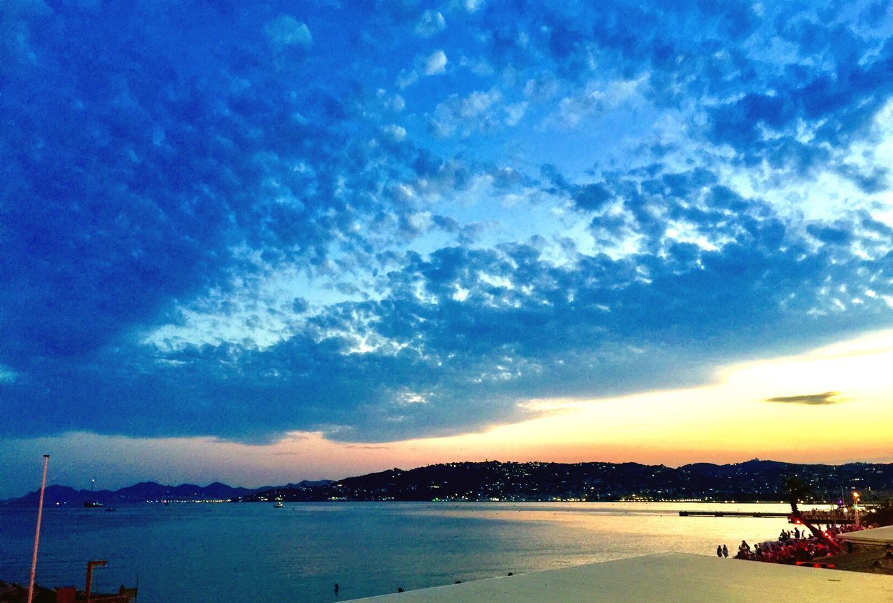 SCENIC VIEW OF SEA AGAINST BLUE SKY