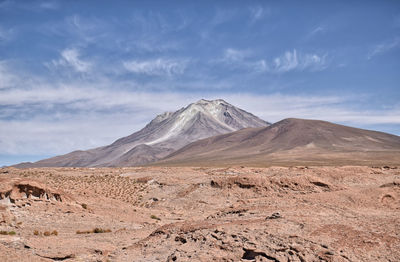 Ollagüe volcano visible from bolivian-chilean border