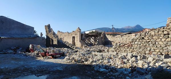 Post-earthquake damage in samos