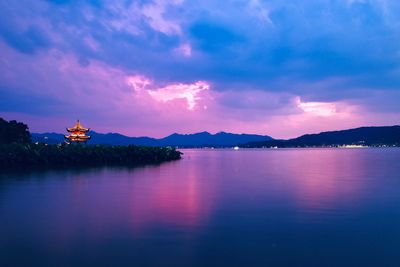 Hangzhou west lake jixian pavilion dusk