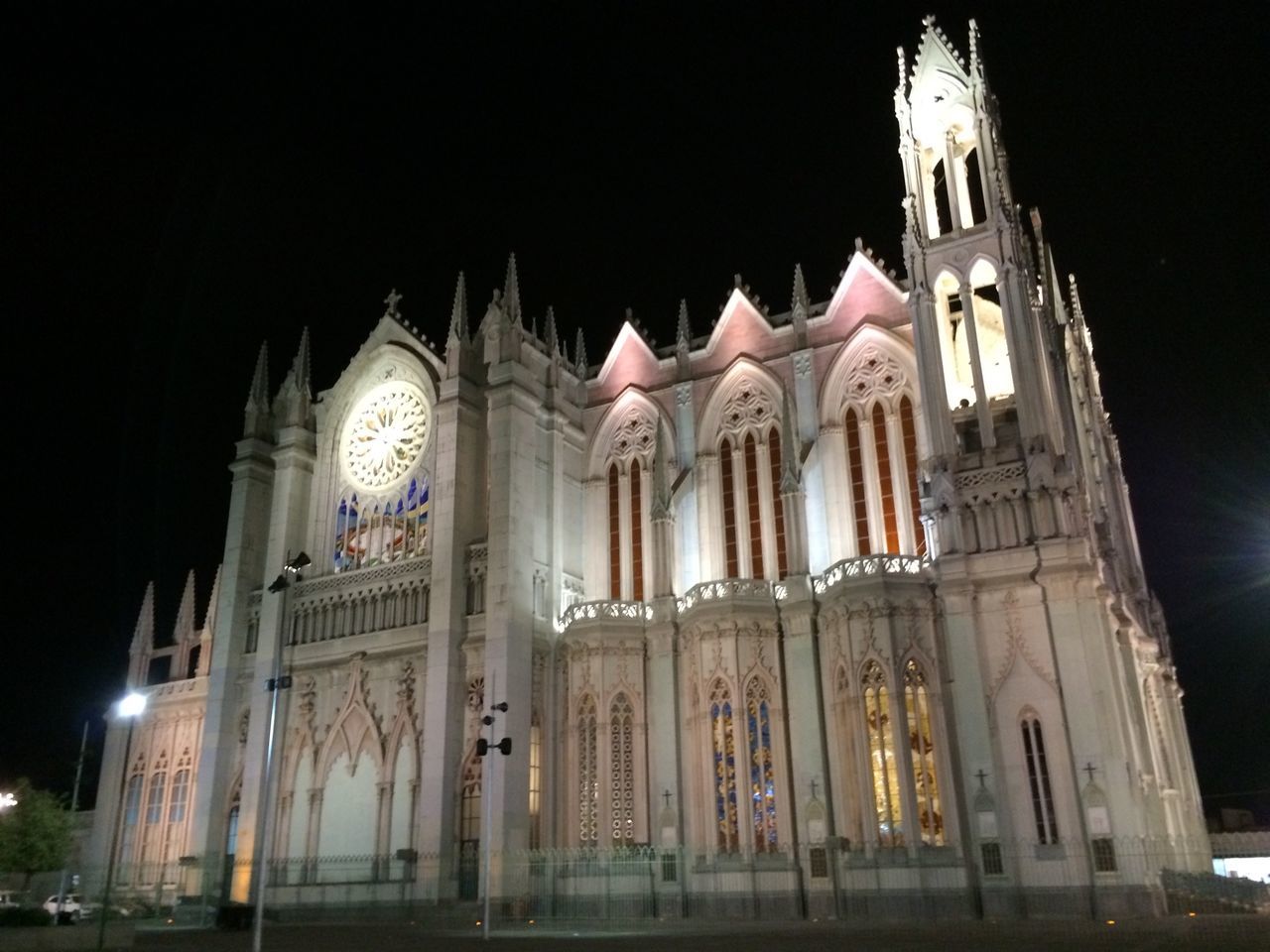 architecture, religion, place of worship, spirituality, built structure, building exterior, church, cathedral, night, low angle view, illuminated, famous place, travel destinations, dome, facade, clear sky, history, sky