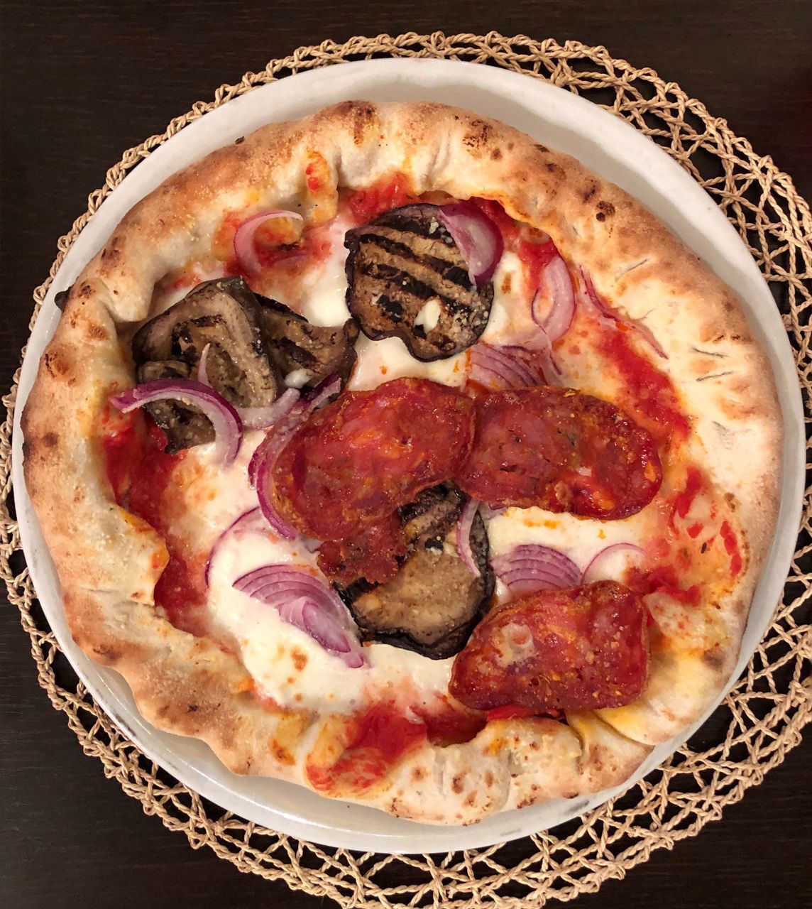 HIGH ANGLE VIEW OF FOOD IN PLATE