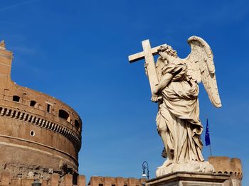 Angel with cross, castel santangelo, rome