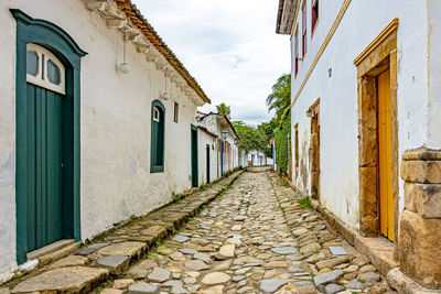 Famous streets of the ancient and historic city of paraty with its cobblestones and old  houses