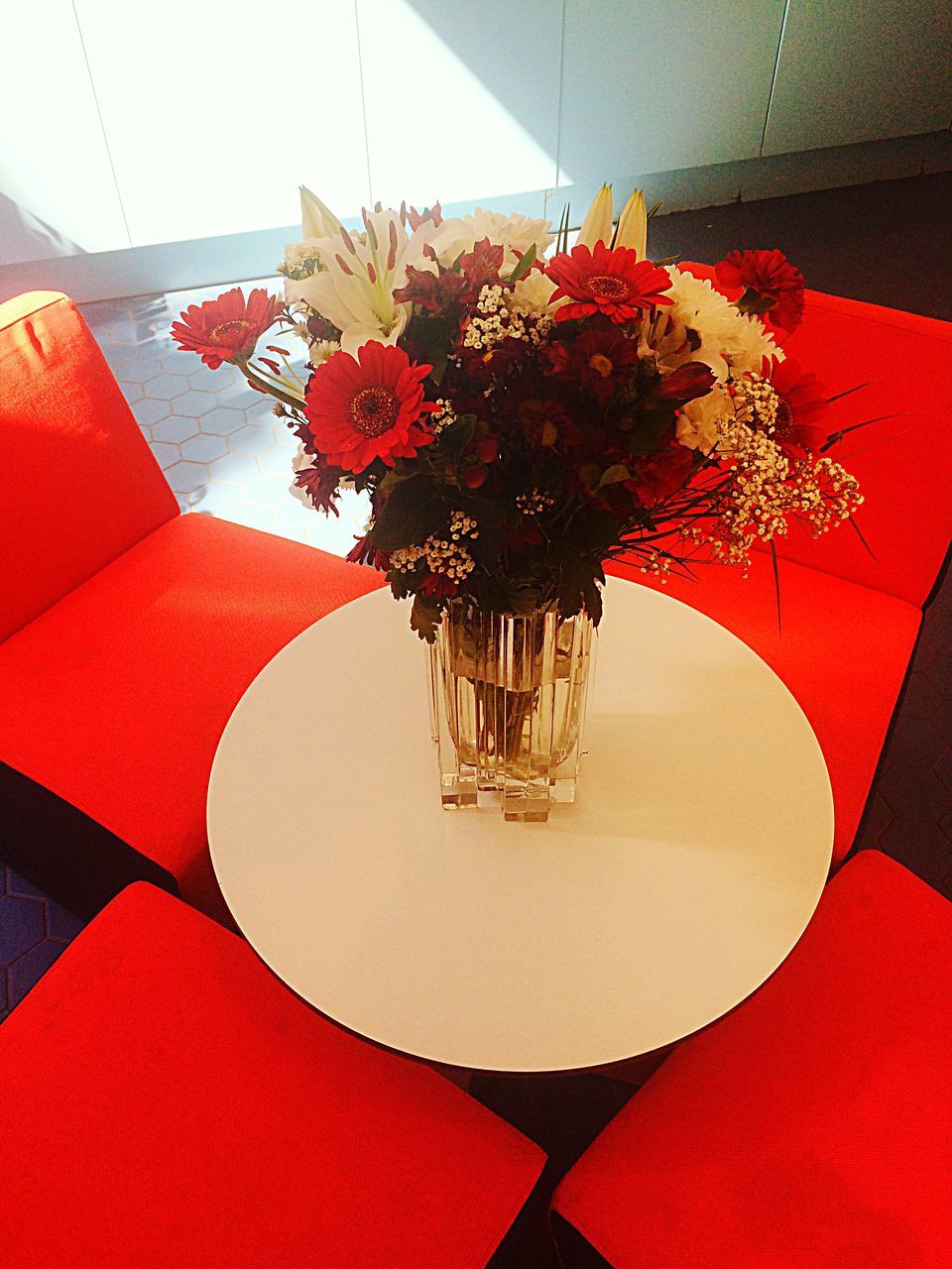 CLOSE-UP OF RED FLOWERS