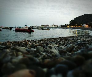 Surface level of pebbles in sea