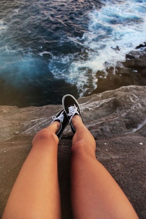 personal perspective, person, low section, part of, water, lifestyles, leisure activity, sea, human foot, high angle view, beach, unrecognizable person, barefoot, day, sunlight