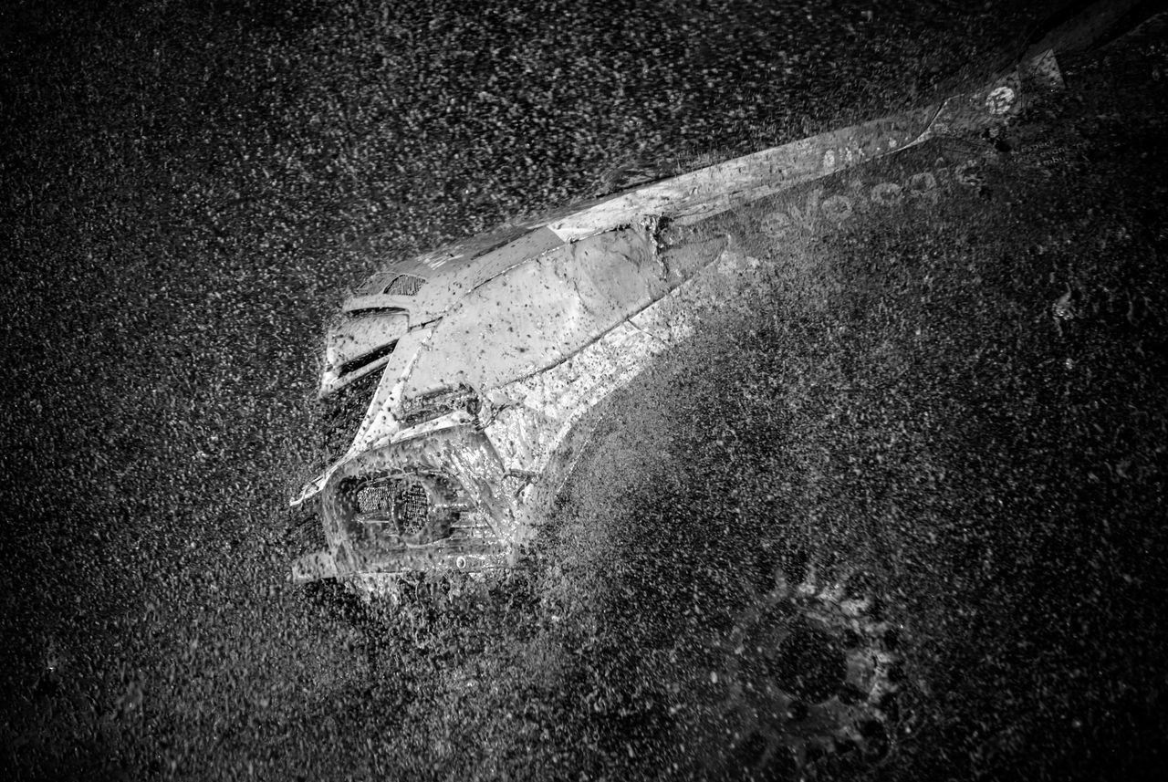 CLOSE-UP OF WATER IN TANK