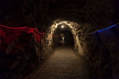 Illuminated tunnel