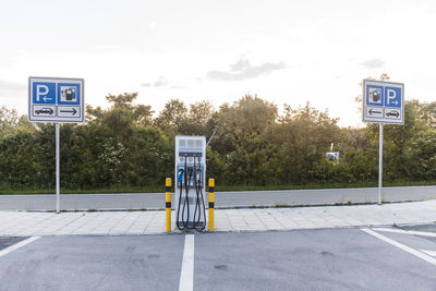 Electric vehicle charging station at the motorway