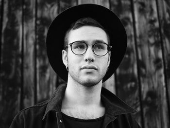 Portrait of young man wearing eyeglasses