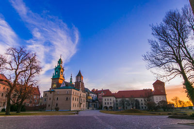 Wawel castle during wonderful sunrise in krakow, poland
