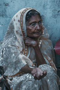 Portrait of a smiling mid adult woman