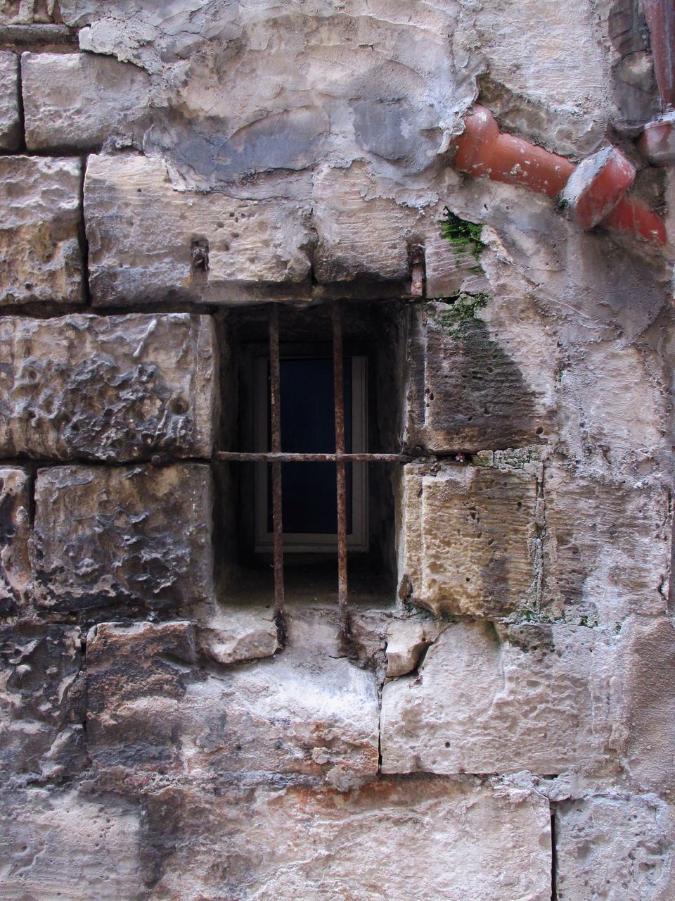 LOW ANGLE VIEW OF OLD WEATHERED BUILDING