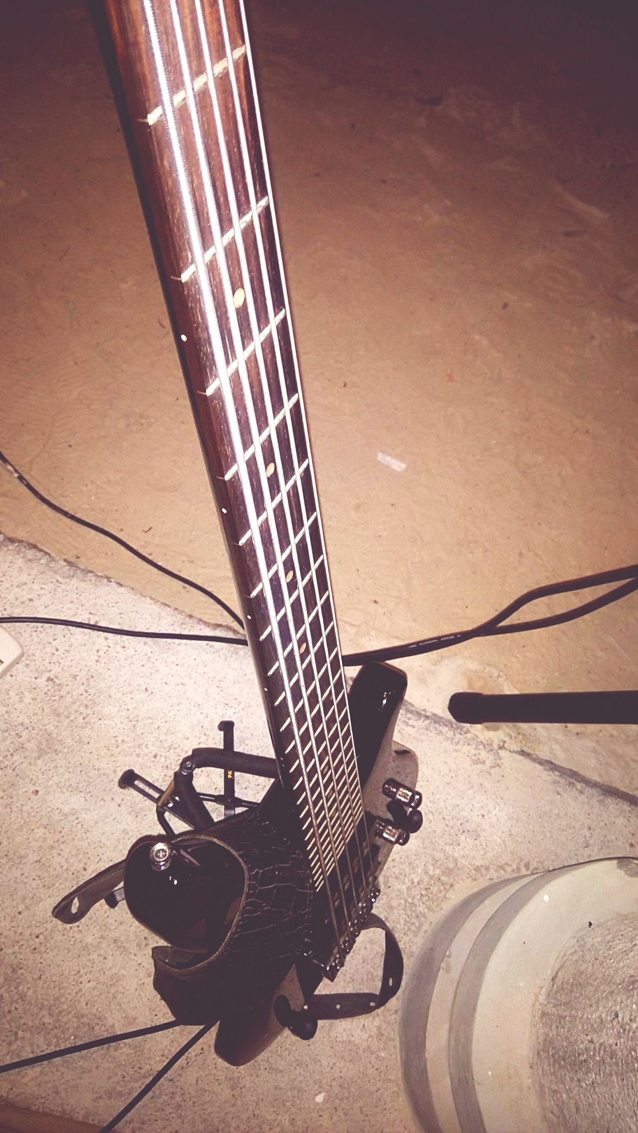 Base guitar