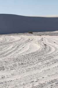 Gypsum sand dunes in white sands national park in late afternoon