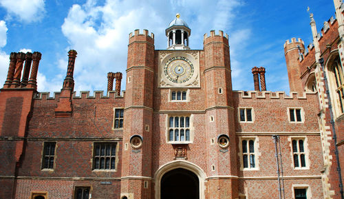 The palace of hampton court  