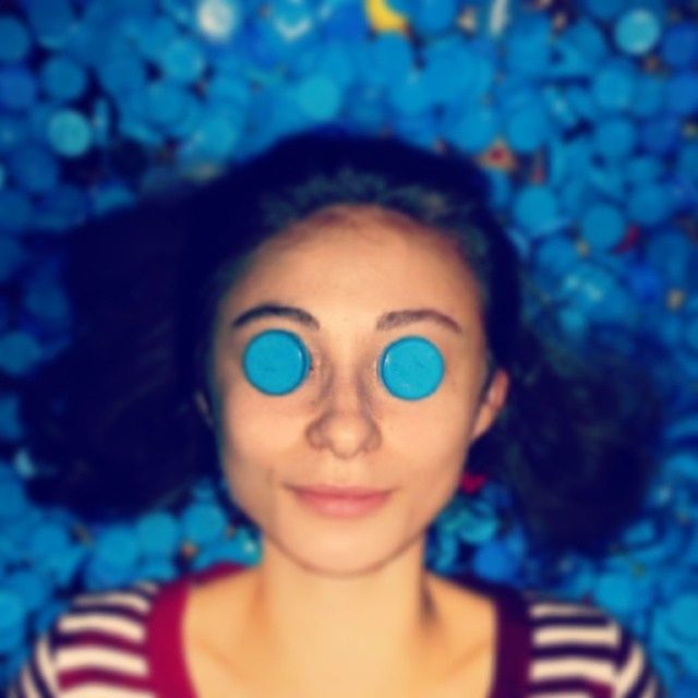 childhood, portrait, looking at camera, elementary age, innocence, headshot, boys, cute, person, lifestyles, close-up, girls, leisure activity, front view, indoors, human face, blue, smiling