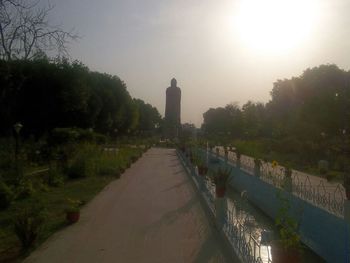 Road leading towards building