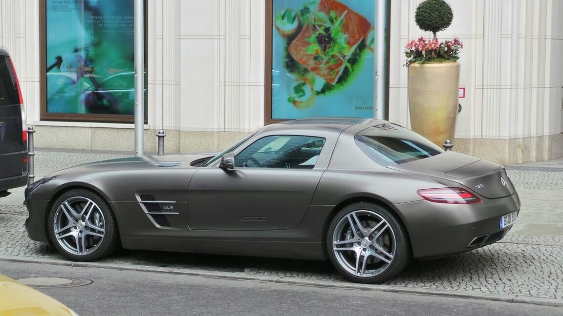 Mercedes Benz SLS AMG