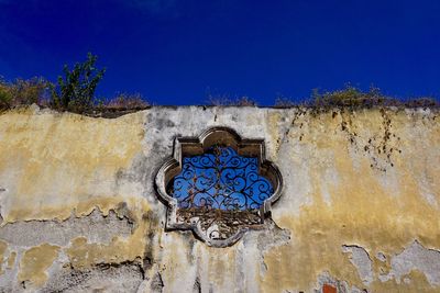 Window in antigua guatemala 