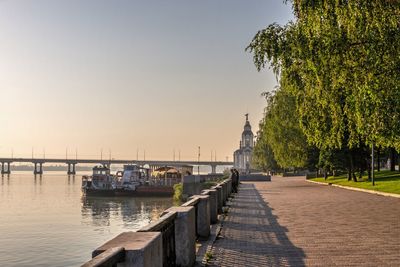 Dnipro, ukraine 07.18.2020. dnipro city embankment in ukraine on a sunny summer morning