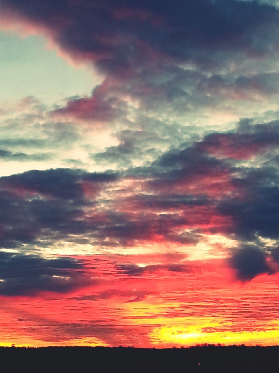 sunset, orange color, sky, scenics, beauty in nature, tranquil scene, tranquility, cloud - sky, dramatic sky, idyllic, nature, silhouette, cloudy, cloud, landscape, majestic, atmospheric mood, moody sky, outdoors, cloudscape