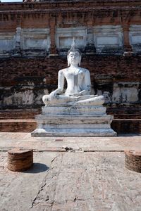 Statue of statues at temple