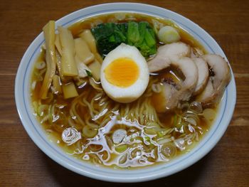 Close-up of noodles in bowl on table