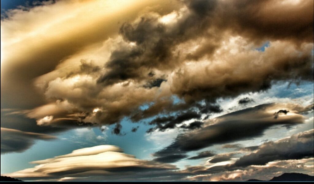 cloud - sky, sky, cloudy, weather, cloudscape, storm cloud, overcast, low angle view, dramatic sky, cloud, beauty in nature, scenics, nature, tranquility, atmospheric mood, tranquil scene, dusk, sunset, idyllic, outdoors