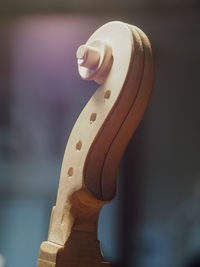 Working a classic violin scroll