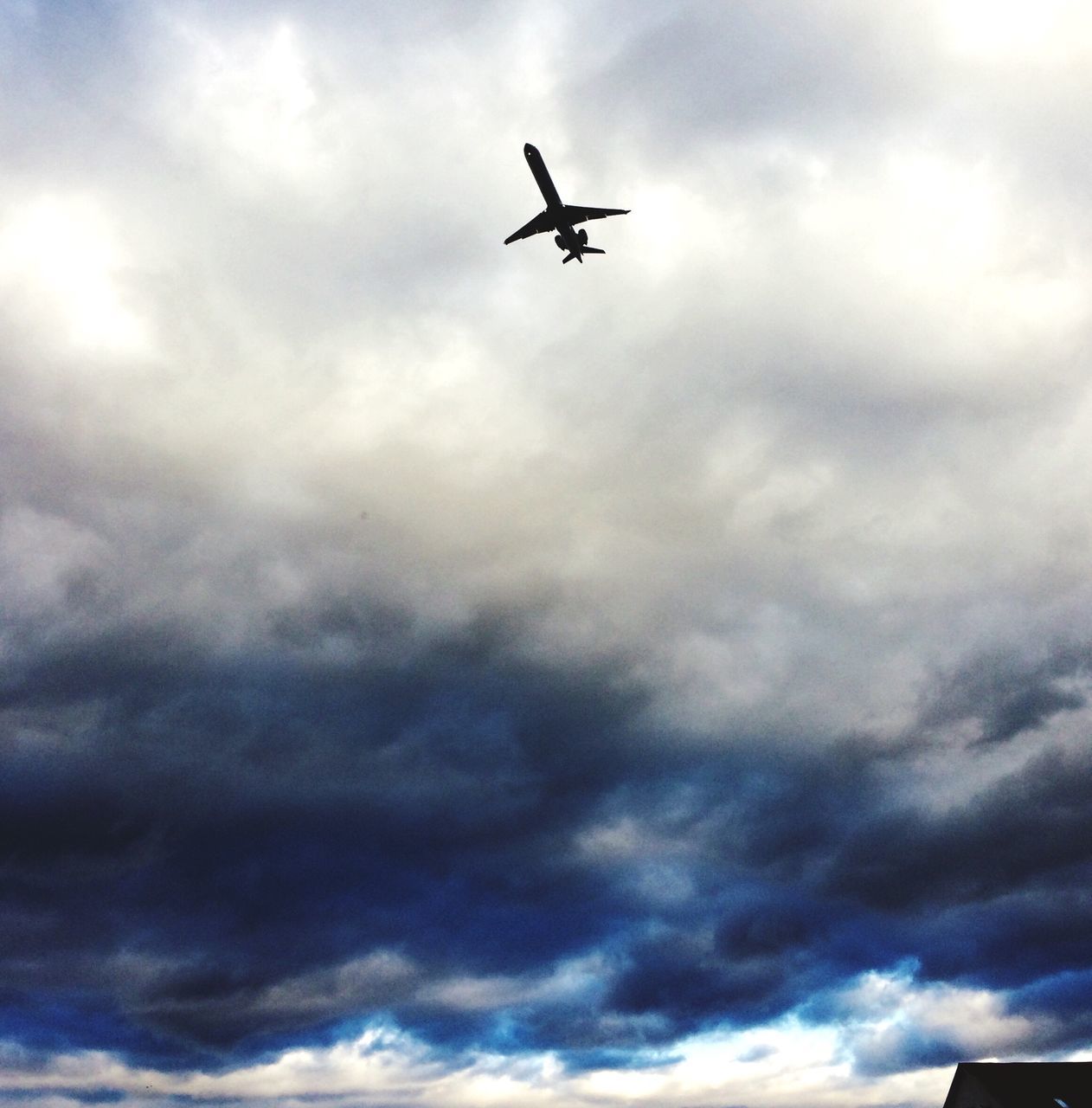 flying, airplane, air vehicle, mode of transport, transportation, mid-air, sky, cloud - sky, low angle view, public transportation, aircraft wing, journey, on the move, aircraft, cloudy, commercial airplane, travel, cloud, helicopter, aeroplane