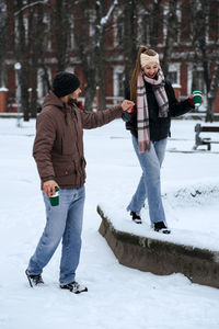 Winter date ideas to cozy up. cheap first-date ideas for winter love dating outdoors. cold season