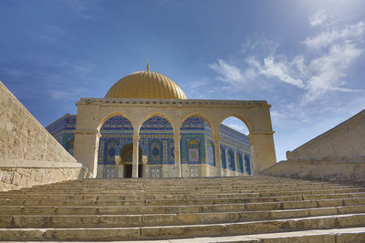 The temple mount and the place of the temple of the jewish people