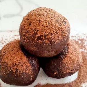 Close-up of chocolate cake on table