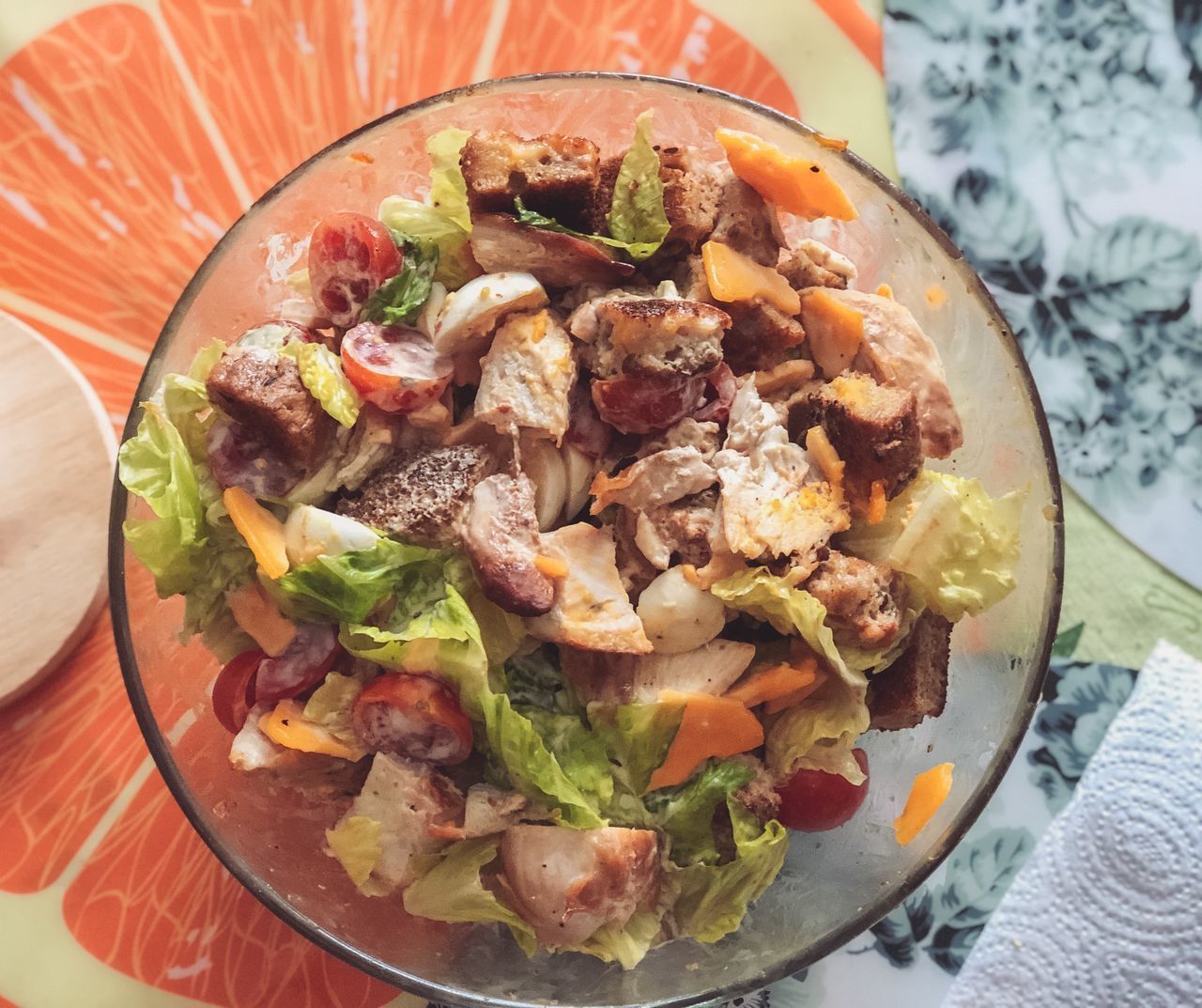 HIGH ANGLE VIEW OF MEAL SERVED IN BOWL