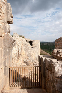 Old ruin building against sky