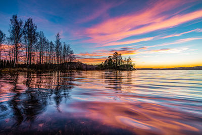 Sunrise by the lake