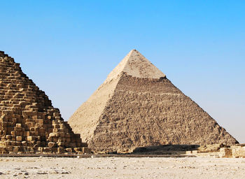 The pyramid of kefren in giza