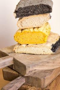 Close-up of bread on cutting board