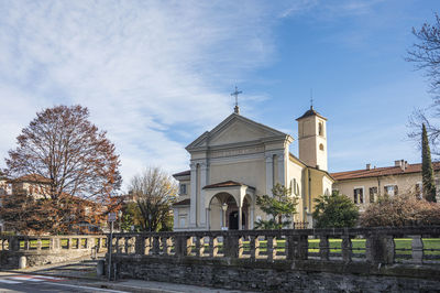  the beautiful madonna del carmine church in luino