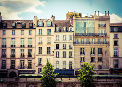 Buildings in city
