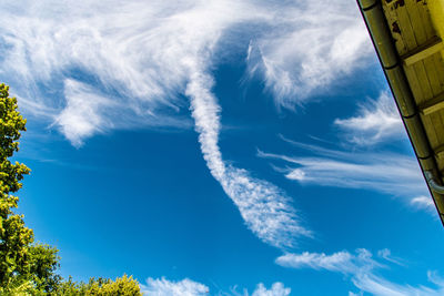 Low angle view of vapor trail in sky